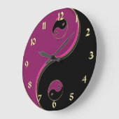 Horloge de Yin Yang dans le noir et les roses (Angle)