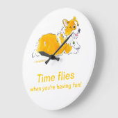Horloge des mouches de plaisir Corgi (Angle)