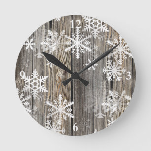 Horloge en bois rustique de flocons de neige