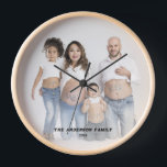 Horloge Garde de famille de texte personnalisé photo<br><div class="desc">Offrez une horloge photo personnalisée en cadeau à votre mère,  grand-parents ou meilleur ami pour la fête des mères,  Noël,  mariage,  anniversaire ou la Saint-Valentin. Horloge Personnalisée. Le calque semi-transparent vous permet d'ajouter facilement du texte à votre photo.</div>