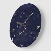 Horloge grande à motif étoilé bleu marine (Angle)