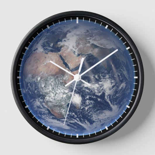 Horloge Hémisphère Est Sur La Planète Terre. (Recto)