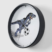 Horloge Illustration D'Un Raptor Dinosaure Jouant Au Footb (Angle)