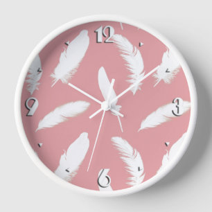 Horloge Impression de plume blanche sur fond rose coquilla