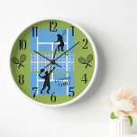 Horloge Joueurs De Tennis Lover Court<br><div class="desc">Aussi amusant que cela puisse être pour l'amoureux du tennis — le jeu est en action, les joueurs sur le terrain, et des raquettes pour deux des nombres. Vous pouvez modifier le message ou laisser tel quel, et vous êtes configuré pour le match ! Pour toute question de conception, envoyez...</div>