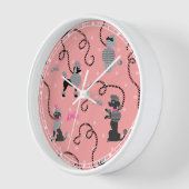 Horloge Jupe de caniche rétro rose et Motif les années 50 (Angle)