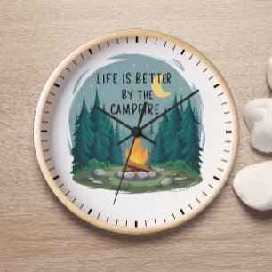 Horloge La vie est meilleure au coin du feu de camp