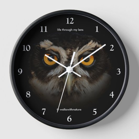 Horloge Les yeux dorés d'une chouette spectaculaire (Recto)