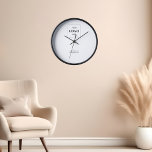 Horloge Logo d'entreprise Simple Minimal Blanc<br><div class="desc">Élevez la présence de votre marque et laissez une marque indélébile avec notre horloge personnalisée. C’est plus qu’un simple garde-temps; c’est un symbole du dévouement, du professionnalisme et de l’engagement de votre entreprise à faire un compte à chaque seconde. Faites la marque de votre marque à temps avec cette horloge...</div>