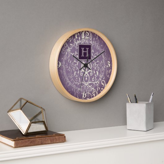 Horloge Monogramme violet Élégant (Bureau)