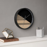 Horloge Motif Contemporain En Blocs Sur Faux Bois<br><div class="desc">Motif moderne à rayures noires sur un arrière - plan en faux bois clair beige clair. Classic rétro chic, élégant mais simple design de base pour la décoration de maison artistique concepteur de mode, populaire branché, fantaisie de style du milieu du siècle. Disponible sur des accents et accessoires intérieurs originaux,...</div>