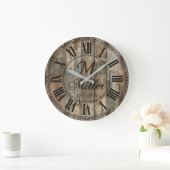Horloge murale à monogramme de famille rustique | (Maison)