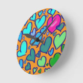 Horloge murale avec cœurs colorés (Angle)