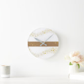 Horloge murale blanche et beige. (Maison)