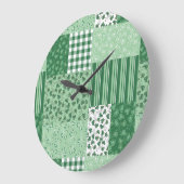 Horloge murale Chic Shamrock Faux Patchwork (Angle)