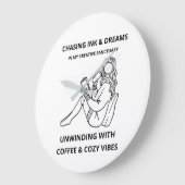 Horloge murale Cozy Reading & Coffee (Angle)