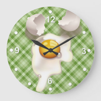 Horloge murale criquée de cuisine d'oeufs de plaid
