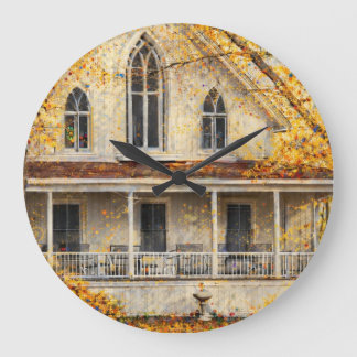 Horloge murale de maison de charpentier néo-gothiq