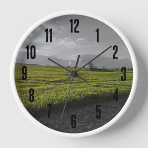 Horloge murale des champs verts