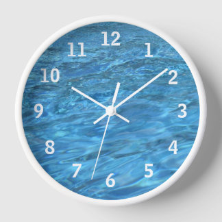 Horloge murale des eaux de la piscine
