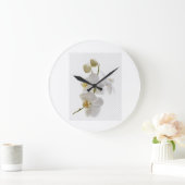Horloge Murale Fleurs Blanches – Élégance Florale (Maison)