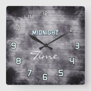Horloge murale gothique de minuit au clair de lune