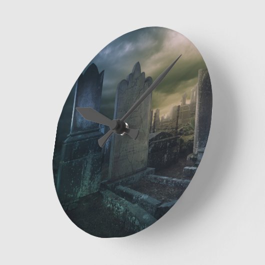 Horloge murale gothique du cimetière (Angle)