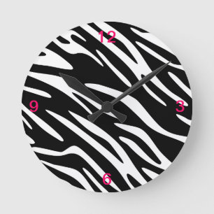 Horloge murale noire et blanche de rayure de zèbr