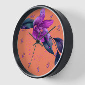 Horloge murale orange avec orchidée violette (Angle)