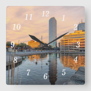 Horloge murale Pioneer Plaza Pond