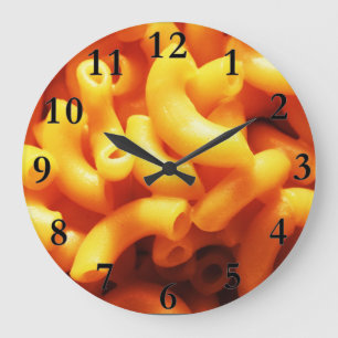 Horloge murale ronde de macaronis au fromage