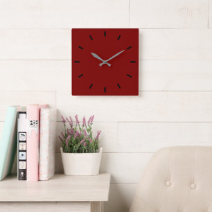 Horloge murale rouge profond élégante – Carrée de