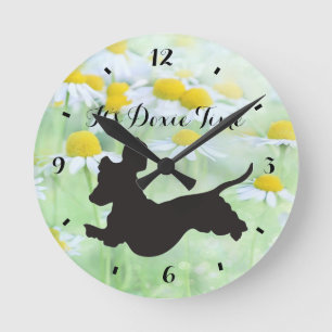 Horloge murale teckel et pâquerettes