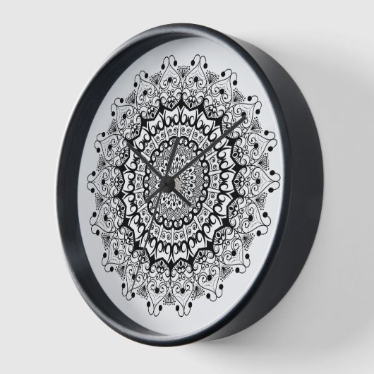 Horloge Noir sur blanc orné motif (Angle)