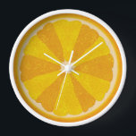 Horloge Orange Fruit Slice Pop Art minimaliste Cuisine Nou<br><div class="desc">Cette horloge orange colorée est parfaite pour la décoration de la cuisine. Il montre une image découpée d'un agrumes orange avec 12 tranches de fruits dans des tons alternés d'orange, pour vous permettre de dire l'heure sans chiffres. Ce design insolite a un look texturé - et une sorte de pop...</div>