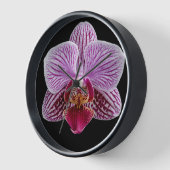 Horloge Orchidée sur fond noir (Angle)