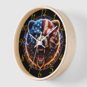 Horloge Ours majestueux portant fièrement le drapeau améri (Angle)