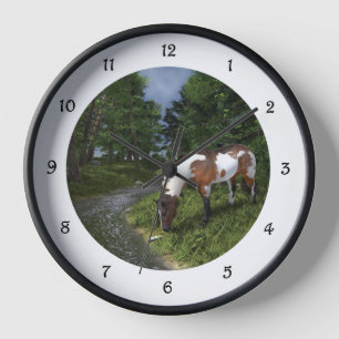 Horloge Paint Horse by the Forest Stream