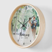 Horloge Photo de mariage personnalisée Monogrammé (Angle)
