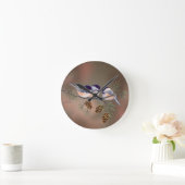 Horloge Ronde 3 CHICKADEES et CÔNES de PIN par SHARON SHARPE (Maison)