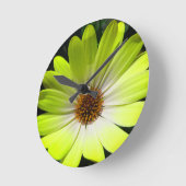 Horloge Ronde African Daisy Fluorescent Yellow Wall Clock (Angle)