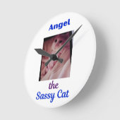 Horloge Ronde Angel the Sassy Cat Wall Clock (Angle)