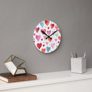 Horloge Ronde Aquarelle moderne Rouge rose bleu Motif de coeur