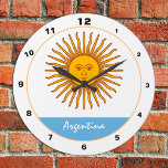 Horloge Ronde Argentine Drapeau & Argentine mode tendance / desi<br><div class="desc">HORLOGE DU MUR : Argentine & Argentine Drapeau design de mode - amour mon pays,  voyage,  vacances,  patriotes / fans de sport</div>