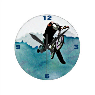 Horloge Ronde Art grunge bleu de cascade de vélo des garçons B