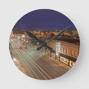 Horloge Ronde Aube sur Main Street à Bismarck, Dakota du Nord