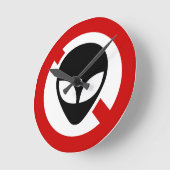 HORLOGE RONDE AUCUN ALIEN (Angle)