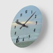Horloge Ronde Balade Romantique Le Long De La Plage (Angle)