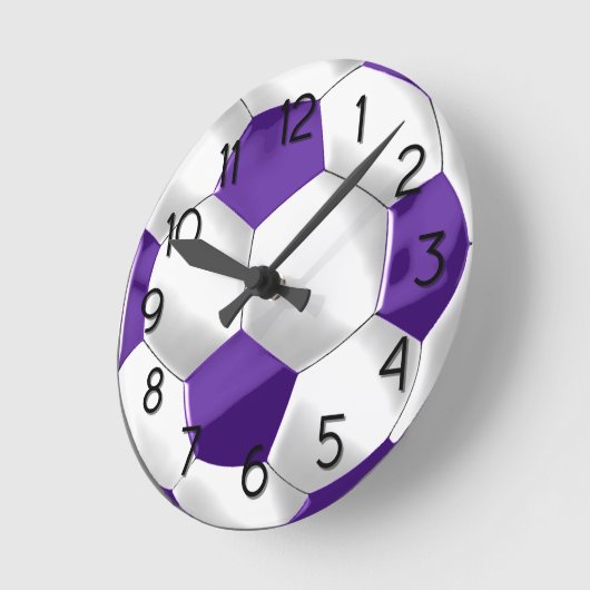 Horloge Ronde Balle de football violet et blanc (Angle)