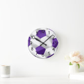 Horloge Ronde Balle de football violet et blanc (Maison)